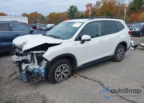 2021 Subaru Forester Premium z USA, uszkodzony, nr VIN JF2SKAJC4MH486953